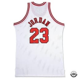 Michael Jordan signed Chicago Bulls home jersey (UDA)