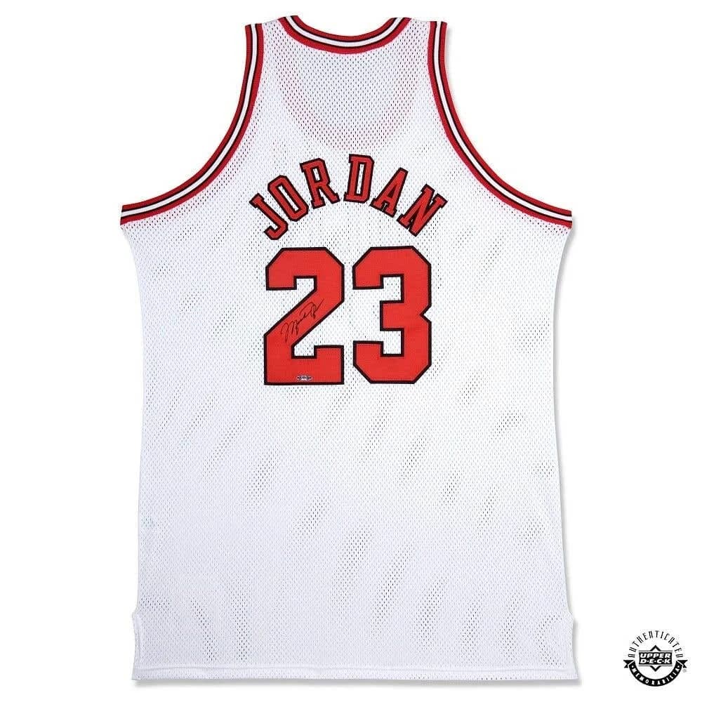 Michael Jordan signed Chicago Bulls home jersey (UDA)